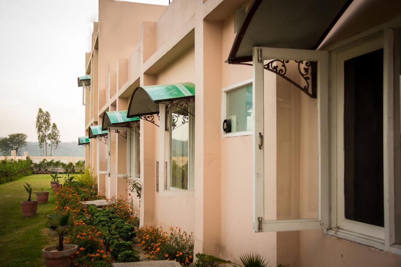 The Baghban Hotel & Resort, Baddi 외부 사진